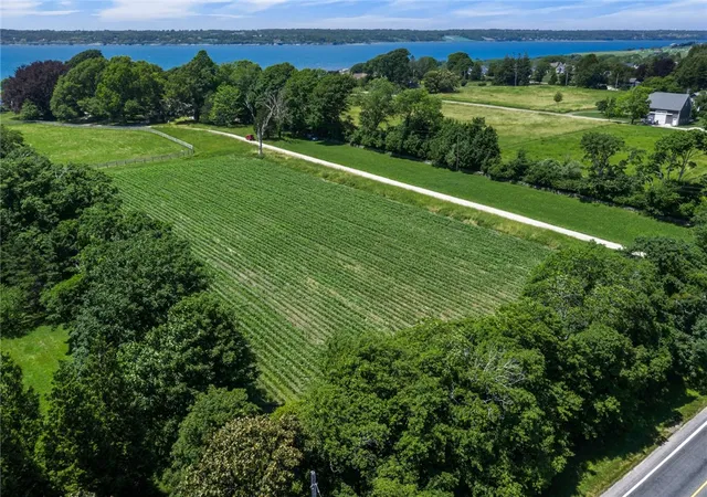 Photo 2 of Sale Pending at 6 Bay Farm Ln, Little Compton, RI 02837 | MLS# 1418979 | Listing updated on 2026-08-17