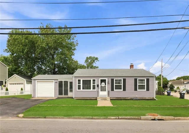 16th image of 816 Cottage St, Pawtucket, RI 02816 | MLS# 1419071