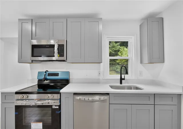 Photo 2 of Single family home for sale at 5 Lees Ln, Chepachet, RI 02814 | MLS# 1419143 | Listing updated on 2026-07-28