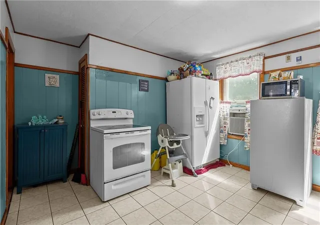 Photo 3 of Single family home for sale at 44 Winthrop Ave, Providence, RI 02908 | MLS# 1419146 | Listing updated on 2026-07-28