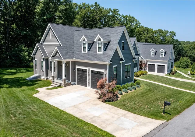2nd image of 9 Cardinal Hill Ln, Smithfield, RI 02917 | MLS# 1419145