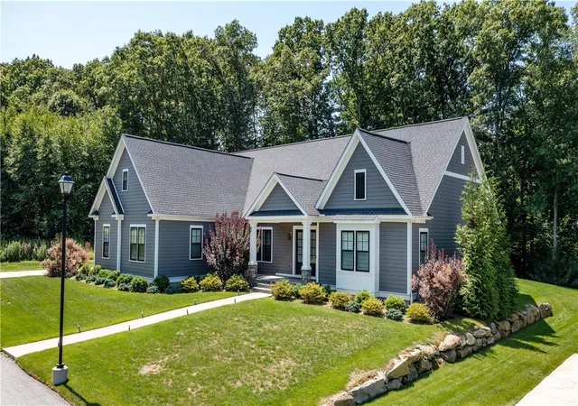 3rd image of 9 Cardinal Hill Ln, Smithfield, RI 02917 | MLS# 1419145