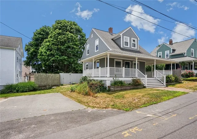 3rd image of 34 Chapin Ave, Warwick, RI 02889 | MLS# 1418926
