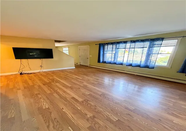 5th image of 11 Pawtucket Ave, Bristol, RI 02809 | MLS# 1419163