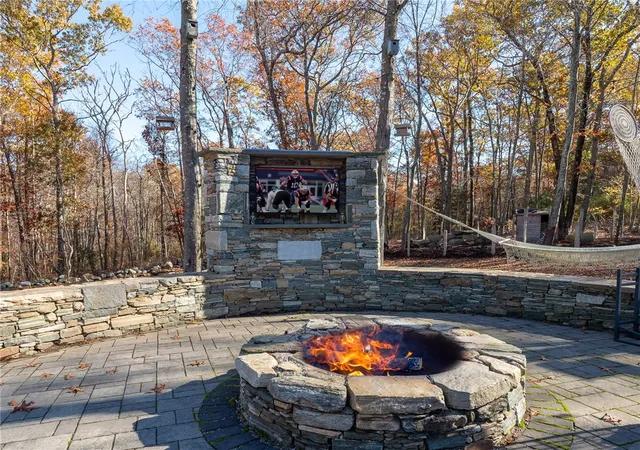 3rd image of 262 North Rd, Hopkinton, RI 02833 | MLS# 1419116