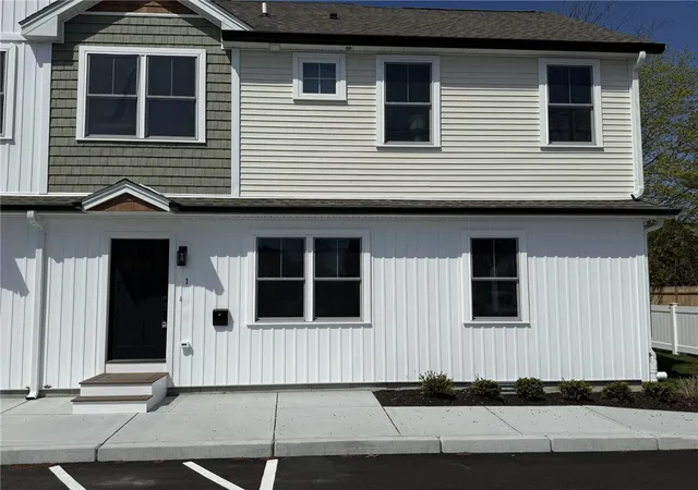 2nd image of 2907 Post Rd #1, Warwick, RI 02886 | MLS# 1419192