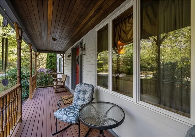 Photo 2 of Sale Pending at 10 Oak Hl Rd, Hope, RI 02831 | MLS# 1419249 | Listing updated on 2026-08-27