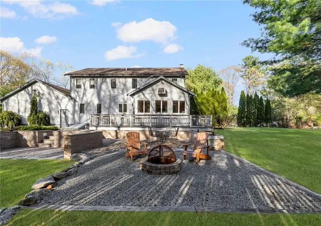 Photo 4 of Sale Pending at 10 Oak Hl Rd, Hope, RI 02831 | MLS# 1419249 | Listing updated on 2026-08-27