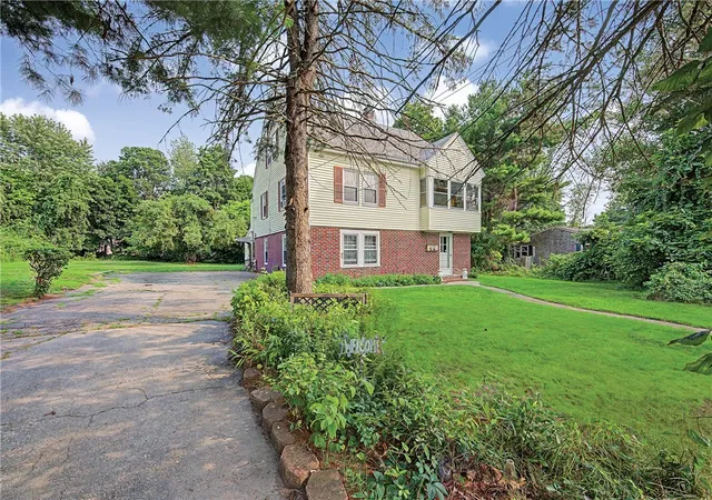 Photo 2 of Single family home for sale at 42 Sulyma St, Cumberland, RI 02864 | MLS# 1419211 | Listing updated on 2026-08-19