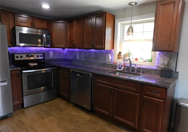 3rd image of 8 Kingstown Rd, Richmond, RI 02898 | MLS# 1419263
