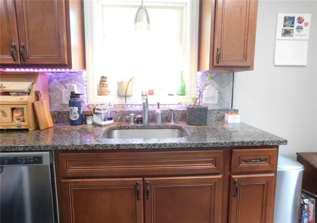 5th image of 8 Kingstown Rd, Richmond, RI 02898 | MLS# 1419263