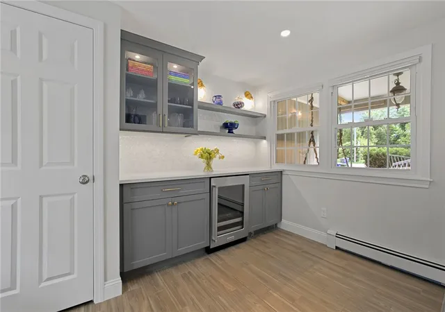 3rd image of 7 Heritage Rd, Bristol, RI 02809 | MLS# 1419200