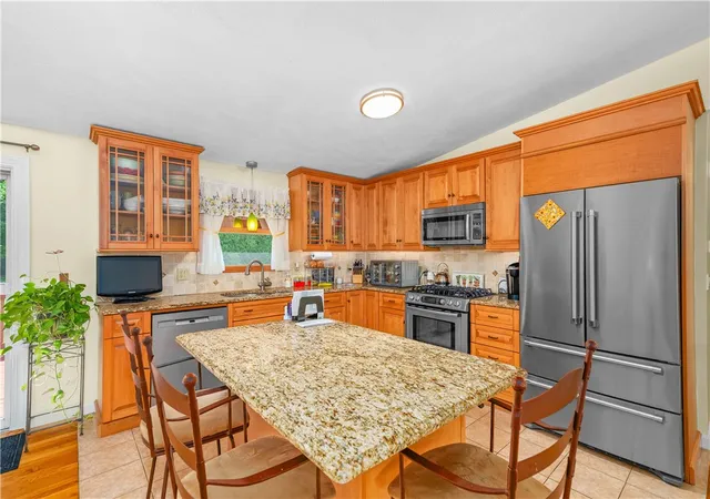 3rd image of 82 Hope Rd, Cranston, RI 02921 | MLS# 1417195