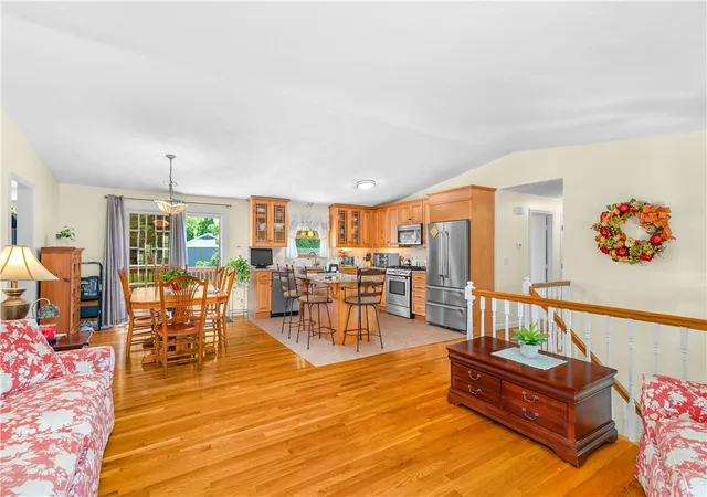 5th image of 82 Hope Rd, Cranston, RI 02921 | MLS# 1417195