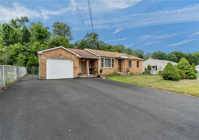 Photo 2 of Single family home for sale at 204 Knollwood Dr, Woonsocket, RI 02895 | MLS# 1419056 | Listing updated on 2026-09-01