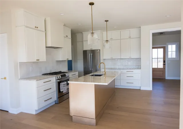 1st image of 207 Revolution Wy, Portsmouth, RI 02871 | MLS# 1419308