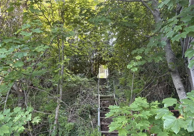 1st image of 351 County Rd, Barrington, RI 02806 | MLS# 1419317