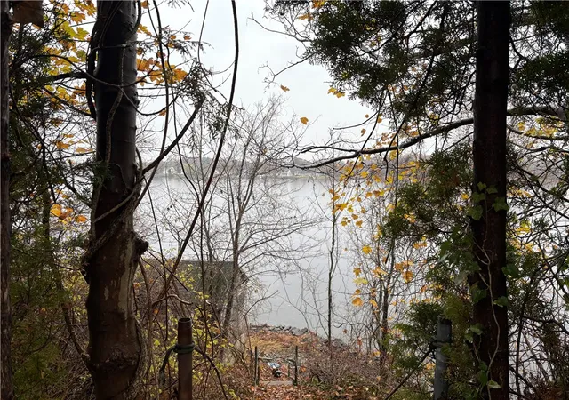 6th image of 351 County Rd, Barrington, RI 02806 | MLS# 1419317