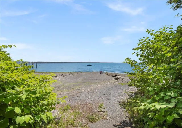 14th image of 10 Johnnycake Ln, Portsmouth, RI 02871 | MLS# 1419322