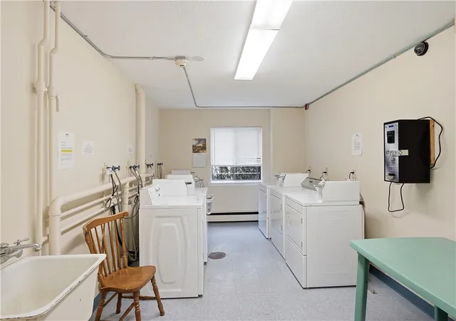 14th image of 752 Quaker Ln #B307, Warwick, RI 02818 | MLS# 1411535