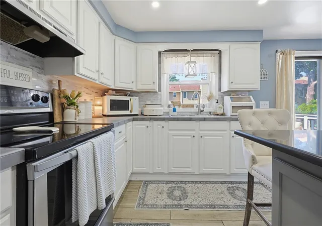 4th image of 33 Scott Dr, East Providence, RI 02915 | MLS# 1418901