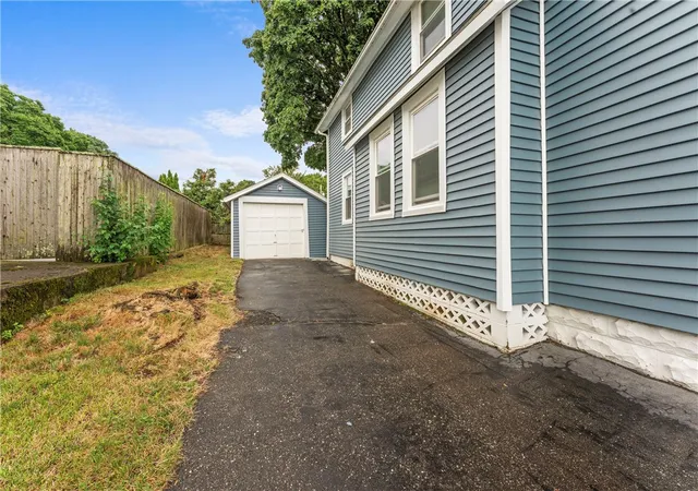 3rd image of 81 Hazelwood Ave, East Providence, RI 02914 | MLS# 1419266