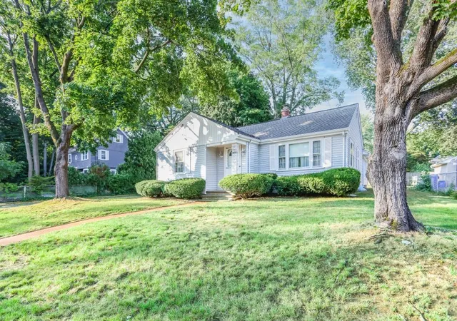 Photo 4 of Single family home for sale at 29 Edward Ave, Rumford, RI 02916 | MLS# 1419361 | Listing updated on 2026-08-01