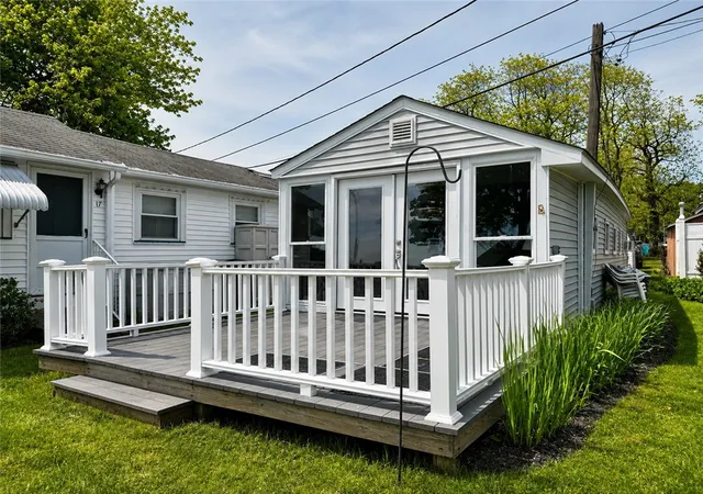 1st image of 16 East Andrew Comstock Ave, Warwick, RI 02886 | MLS# 1419137