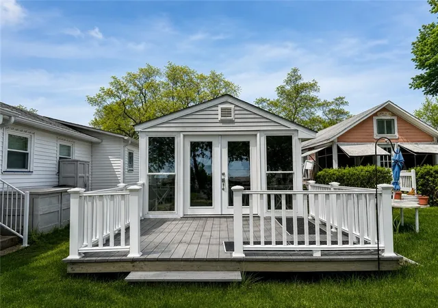 2nd image of 16 East Andrew Comstock Ave, Warwick, RI 02886 | MLS# 1419137