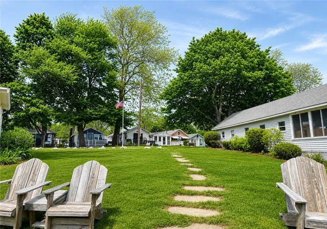 3rd image of 16 East Andrew Comstock Ave, Warwick, RI 02886 | MLS# 1419137