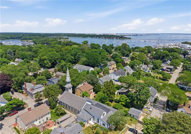 Photo 4 of Single family home for sale at 152 Main St, North Kingstown, RI 02852 | MLS# 1419401 | Listing updated on 2026-08-12
