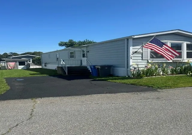 Photo 3 of Single family home for sale at 23 Bayview Park Ave, Middletown, RI 02842 | MLS# 1419547 | Listing updated on 2026-08-02