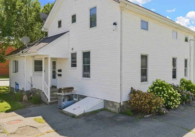 4th image of 228 Main Rd, Tiverton, RI 02878 | MLS# 1419331