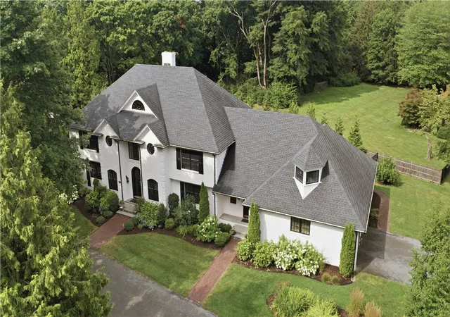 3rd image of 337 Rumstick Rd, Barrington, RI 02806 | MLS# 1418786
