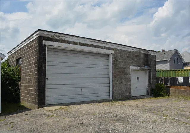 3rd image of 1170 North Main St, Providence, RI 02904 | MLS# 1419760