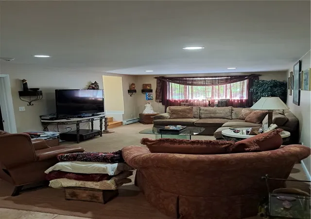 4th image of 105 Summit Dr, Cranston, RI 02920 | MLS# 1419800