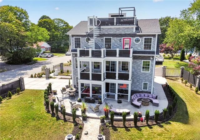 Photo 3 of Single family home for sale at 318 Farmington Ave, Cranston, RI 02920 | MLS# 1419789 | Listing updated on 2026-08-15
