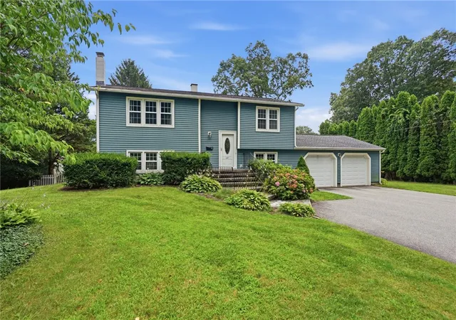 Photo 1 of Sale Pending at 117 Austin Rd, North Kingstown, RI 02852 | MLS# 1419783 | Listing updated on 2026-08-17