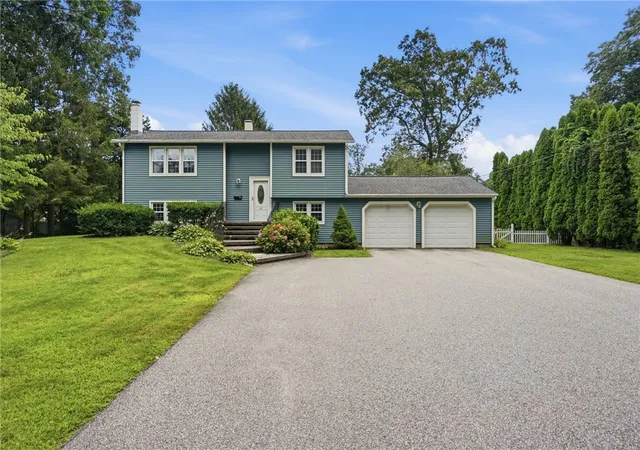 Photo 2 of Sale Pending at 117 Austin Rd, North Kingstown, RI 02852 | MLS# 1419783 | Listing updated on 2026-08-17