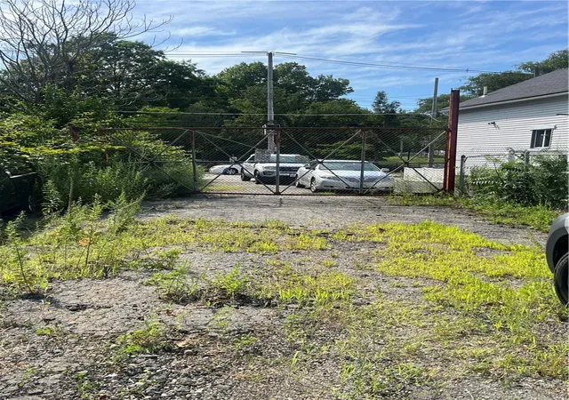 2nd image of 203 Valley St, Providence, RI 02909 | MLS# 1419831