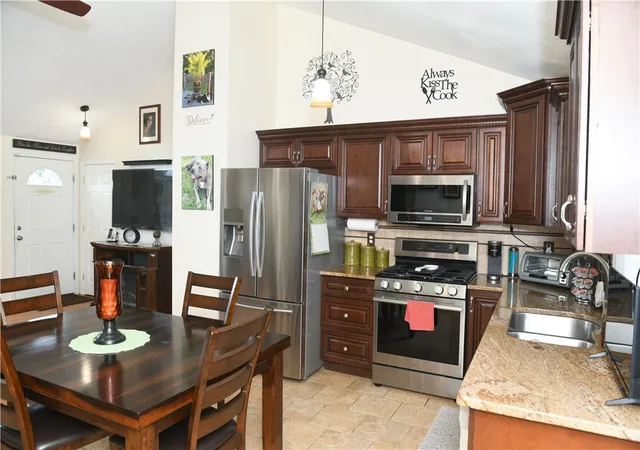 4th image of 9 Mallory Ct, Cranston, RI 02910 | MLS# 1419740