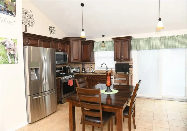 5th image of 9 Mallory Ct, Cranston, RI 02910 | MLS# 1419740
