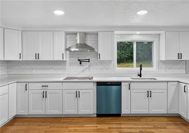 3rd image of 635 Iron Mine Hill Rd, North Smithfield, RI 02896 | MLS# 1419858