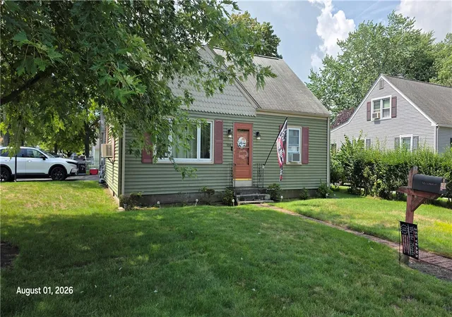 1st image of 166 Chapmans Ave, Warwick, RI 02886 | MLS# 1419917