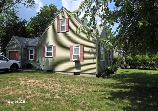 4th image of 166 Chapmans Ave, Warwick, RI 02886 | MLS# 1419917
