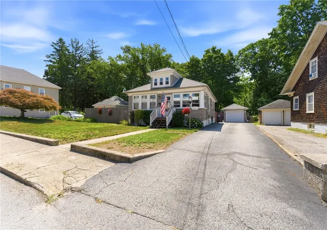 Photo 3 of Sale Pending at 4 Oak St, West Warwick, RI 02893 | MLS# 1419921 | Listing updated on 2026-08-17