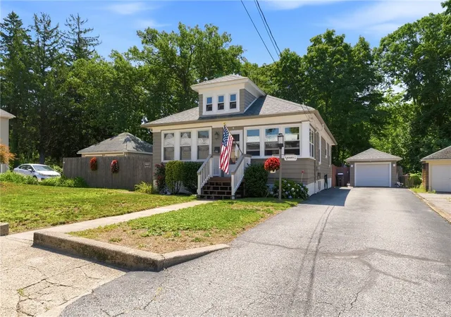 Photo 3 of Sale Pending at 4 Oak St, West Warwick, RI 02893 | MLS# 1419921 | Listing updated on 2026-08-17