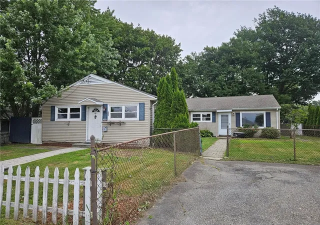 1st image of 28 Ludlow Rd, Middletown, RI 02842 | MLS# 1419887
