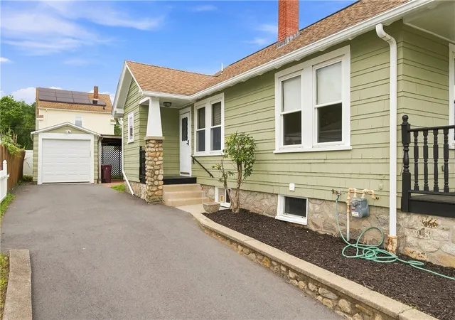 Photo 3 of Sale Pending at 1173 Park Ave, Woonsocket, RI 02895 | MLS# 1420098 | Listing updated on 2026-08-17