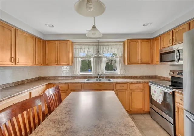 Photo 4 of Sale Pending at 78 Crossland Rd, West Warwick, RI 02893 | MLS# 1420058 | Listing updated on 2026-08-17
